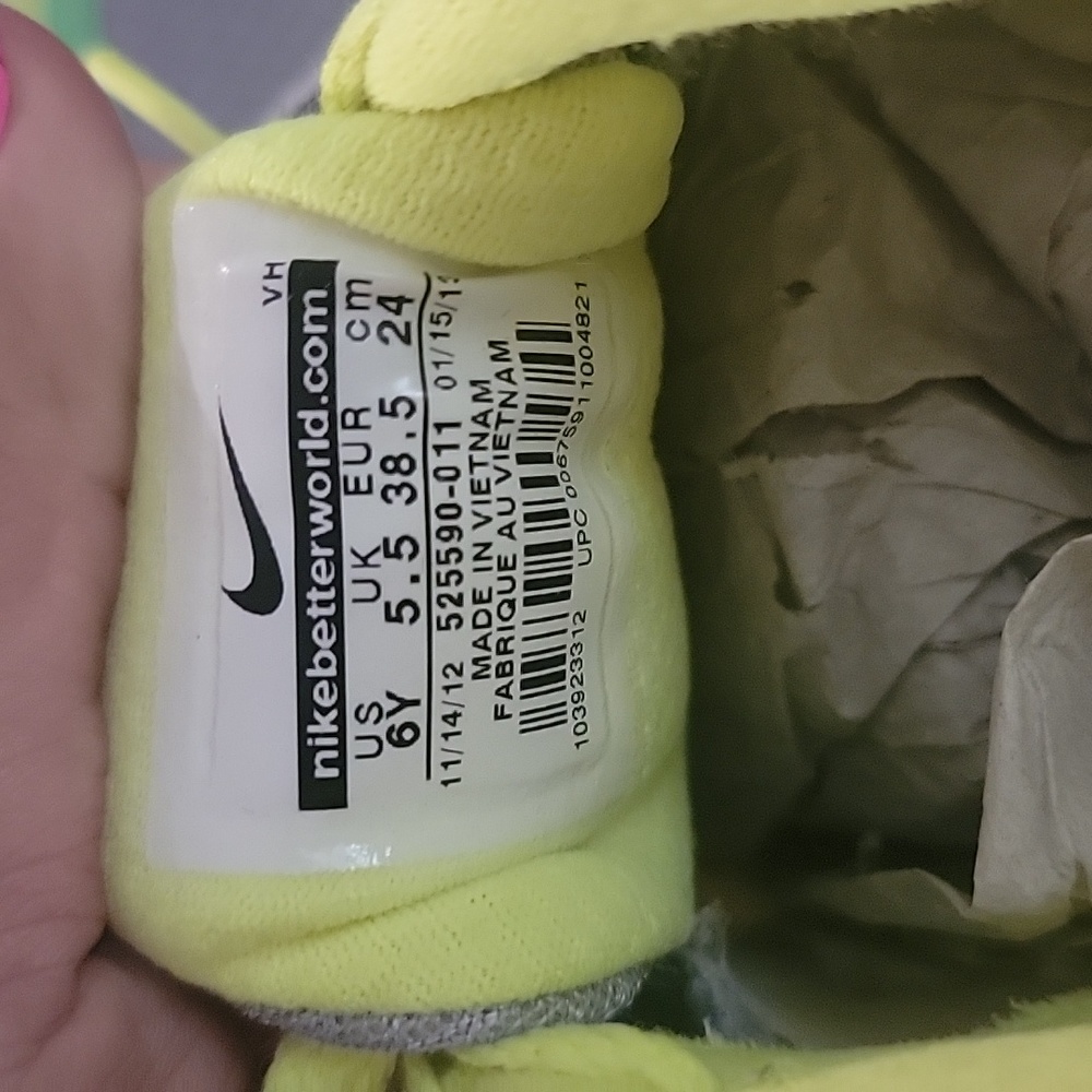 Nike - Picture 4 of 4